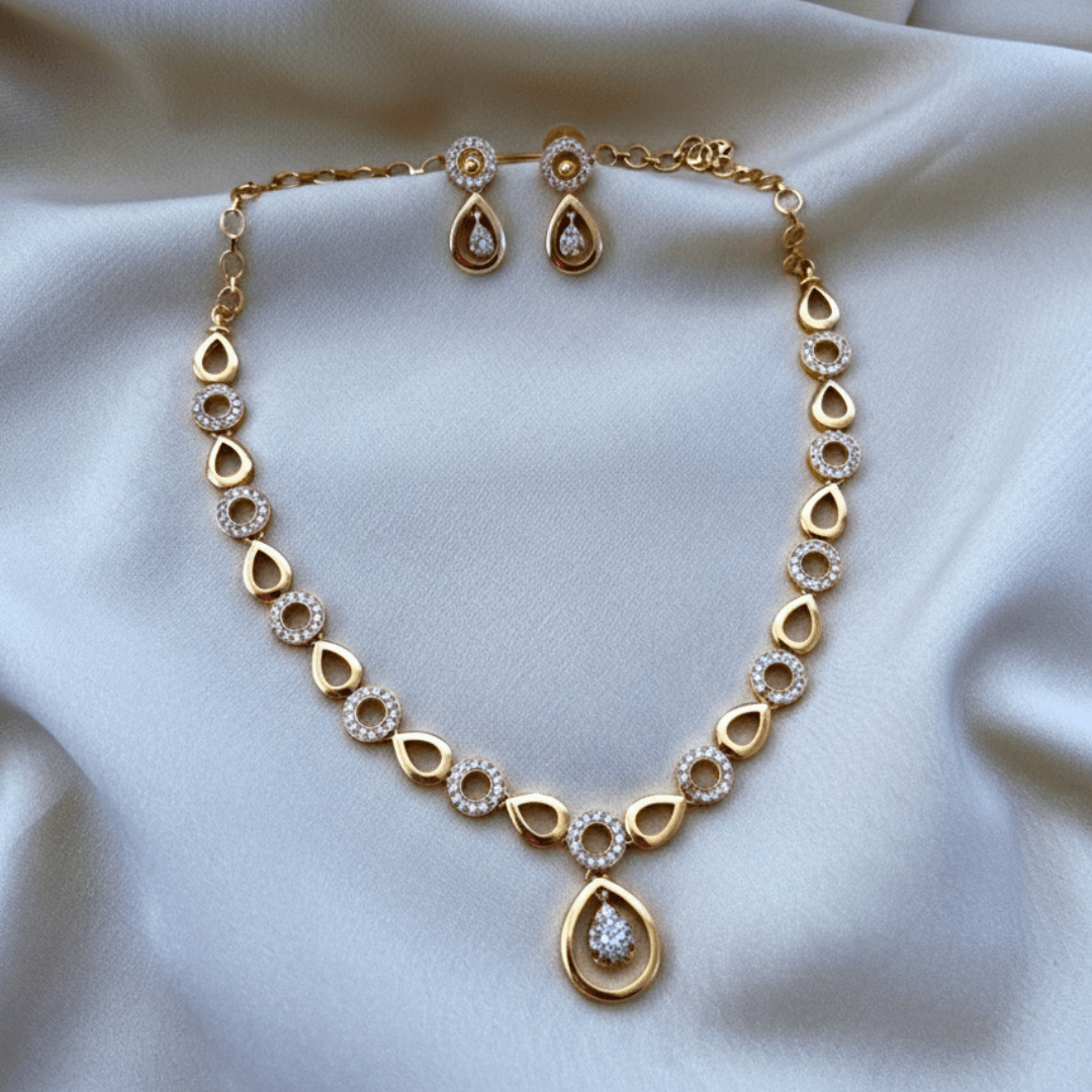 Golden Radiance Necklace - Image 4