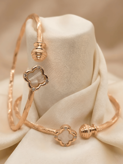 Rose Gold Clover Charm Bangle